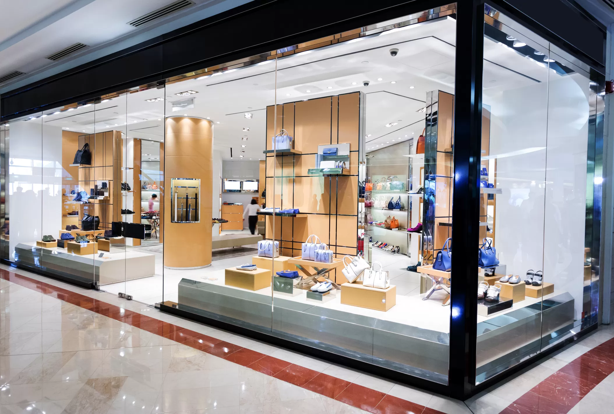 shopfront glass partition in dubai by www.otrix.ae